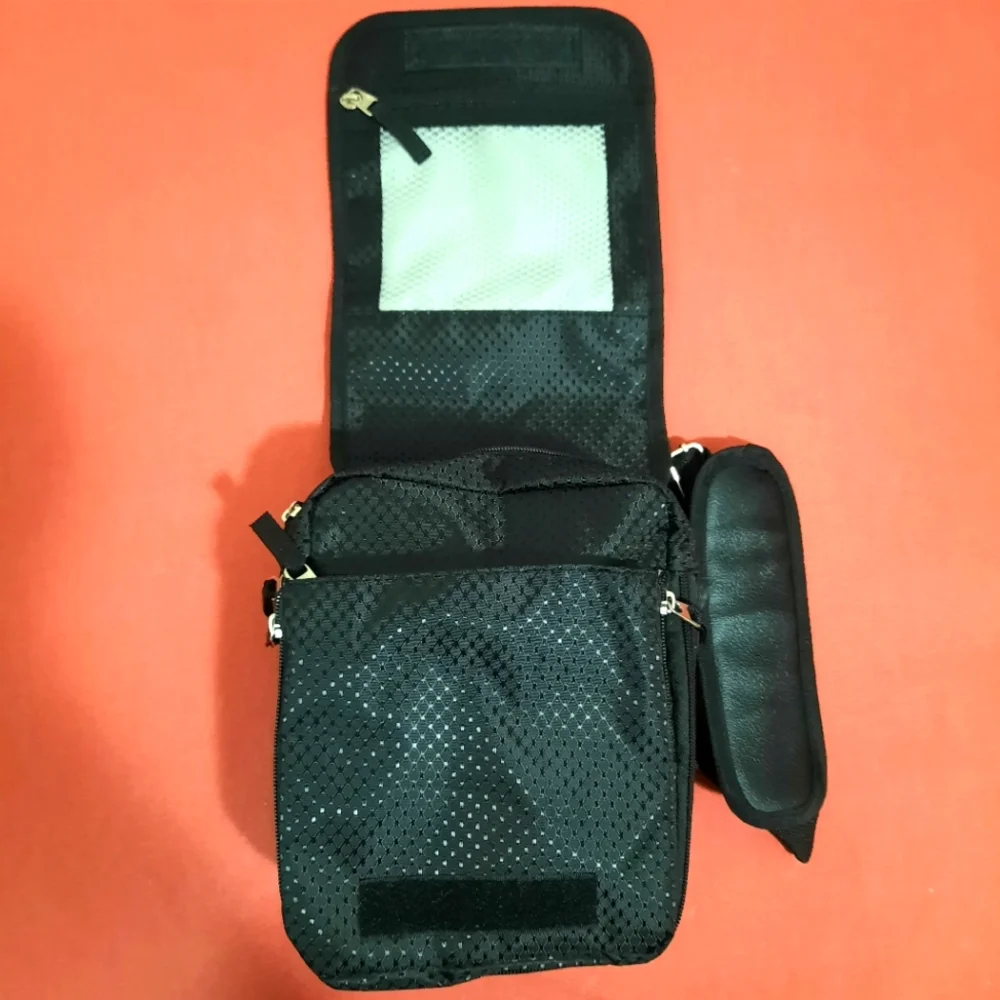 Heys black travelmate V3 crossbody
